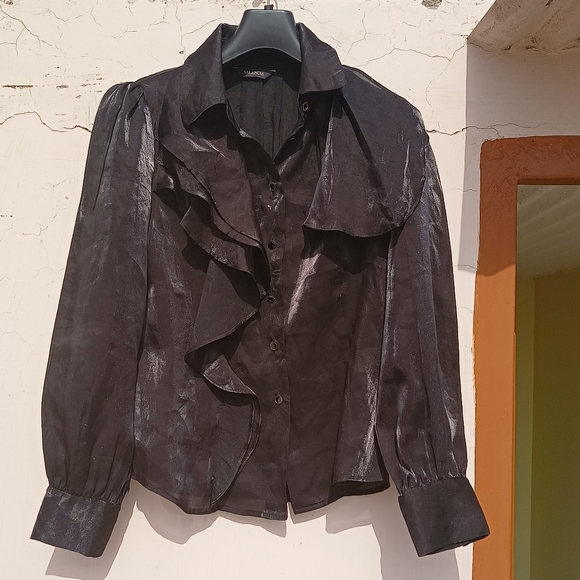 Satin silk blouse🖤 - Picture 3 of 7